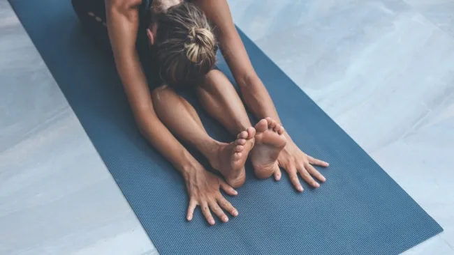 Warming up will help prevent injury and make your workout better. Image: iStock.